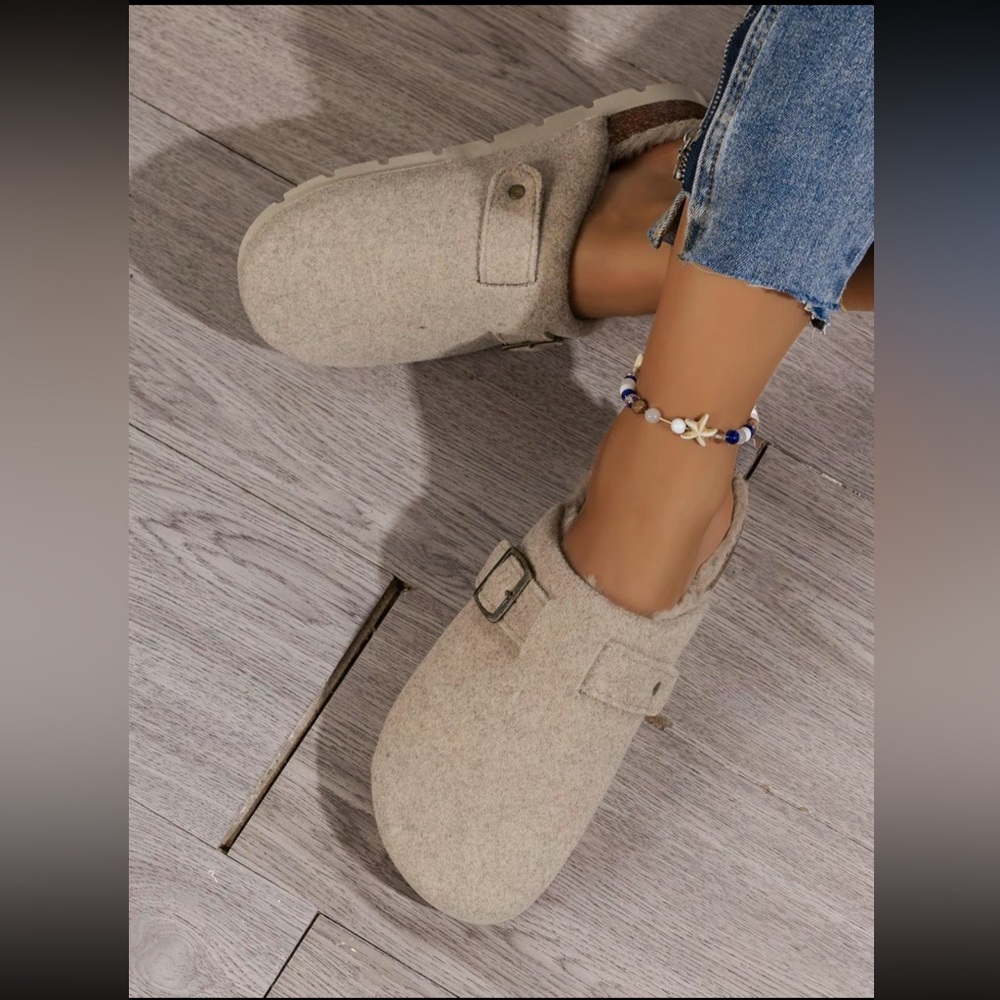 BRAND NEW clogs